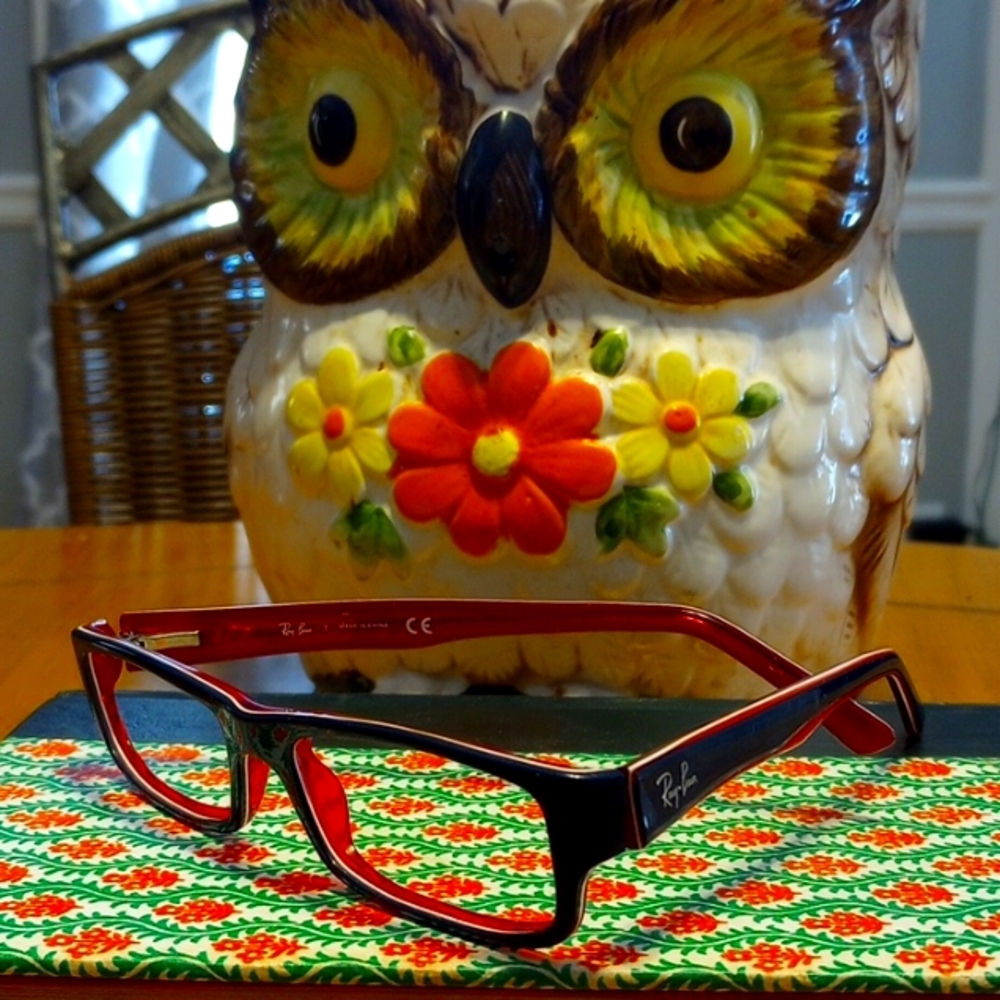 Unisex frames Ray-Ban red/white/blue refurbished smart looking stylish